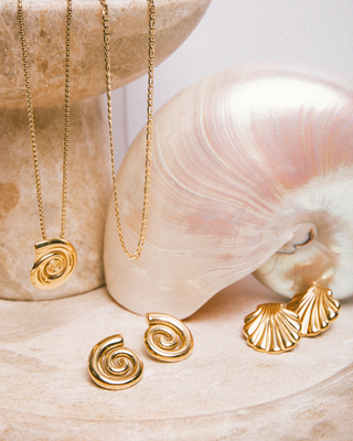 Conch Earrings | Gold