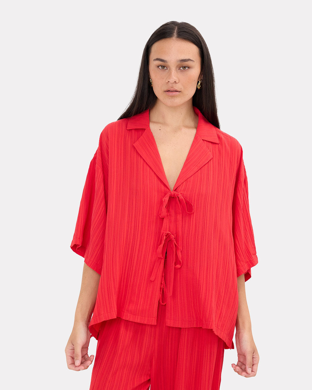 Billie Shirt in Red Crepe - Breastfeeding Friendly - The Lullaby Club