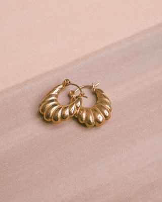 Gigi Hoop Earrings | Gold