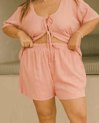 Plus-size maternity shorts pink crepe – comfortable pregnancy shorts