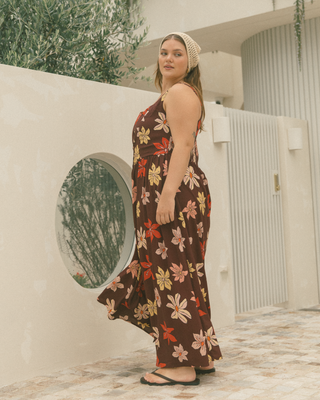 Maternity-friendly maxi dress in floral print – perfect for pregnancy and postpartum