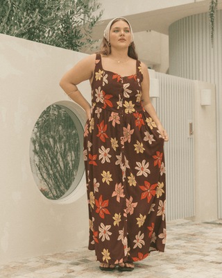 Maternity-friendly maxi dress in floral print – perfect for pregnancy and postpartum